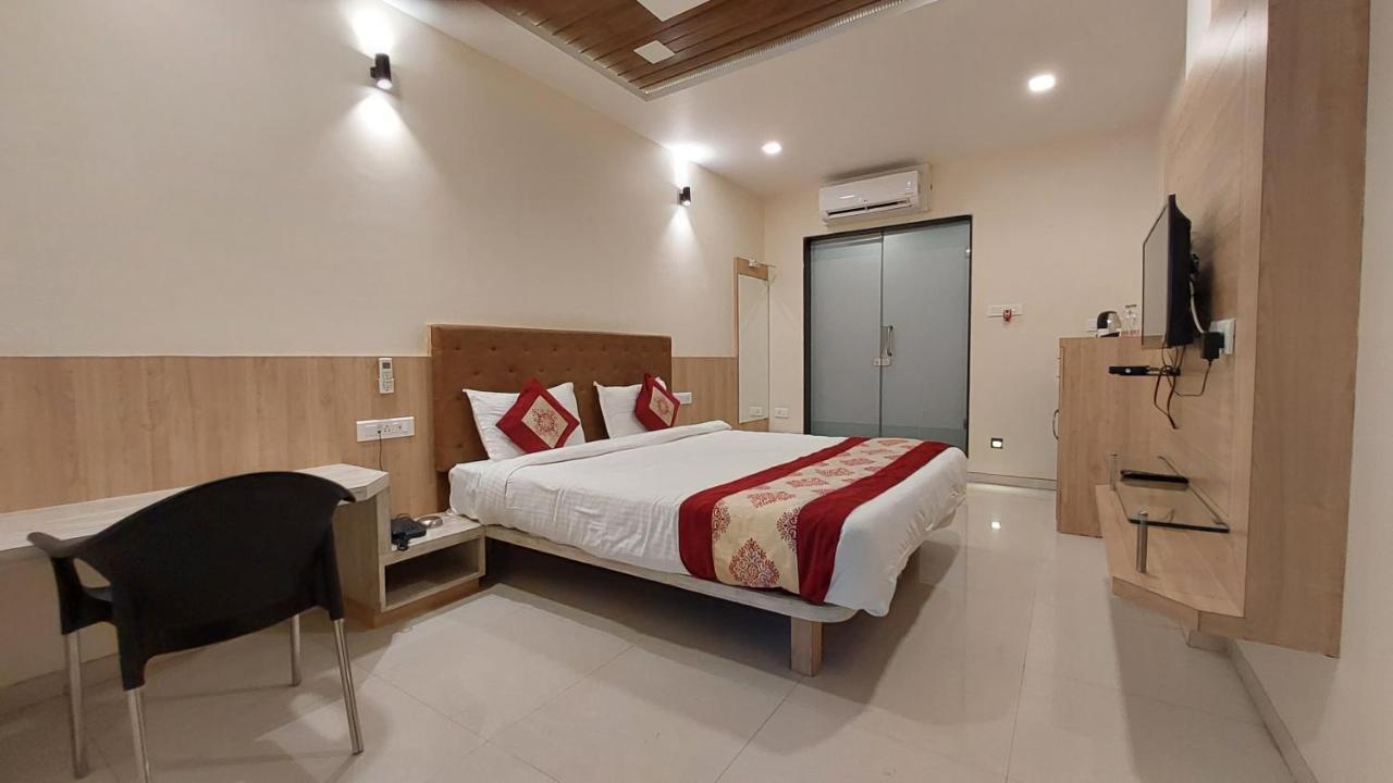 Onella Regency Hotel Panchgani Buitenkant foto