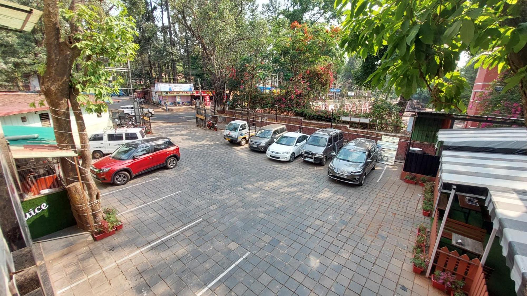 Onella Regency Hotel Panchgani Buitenkant foto