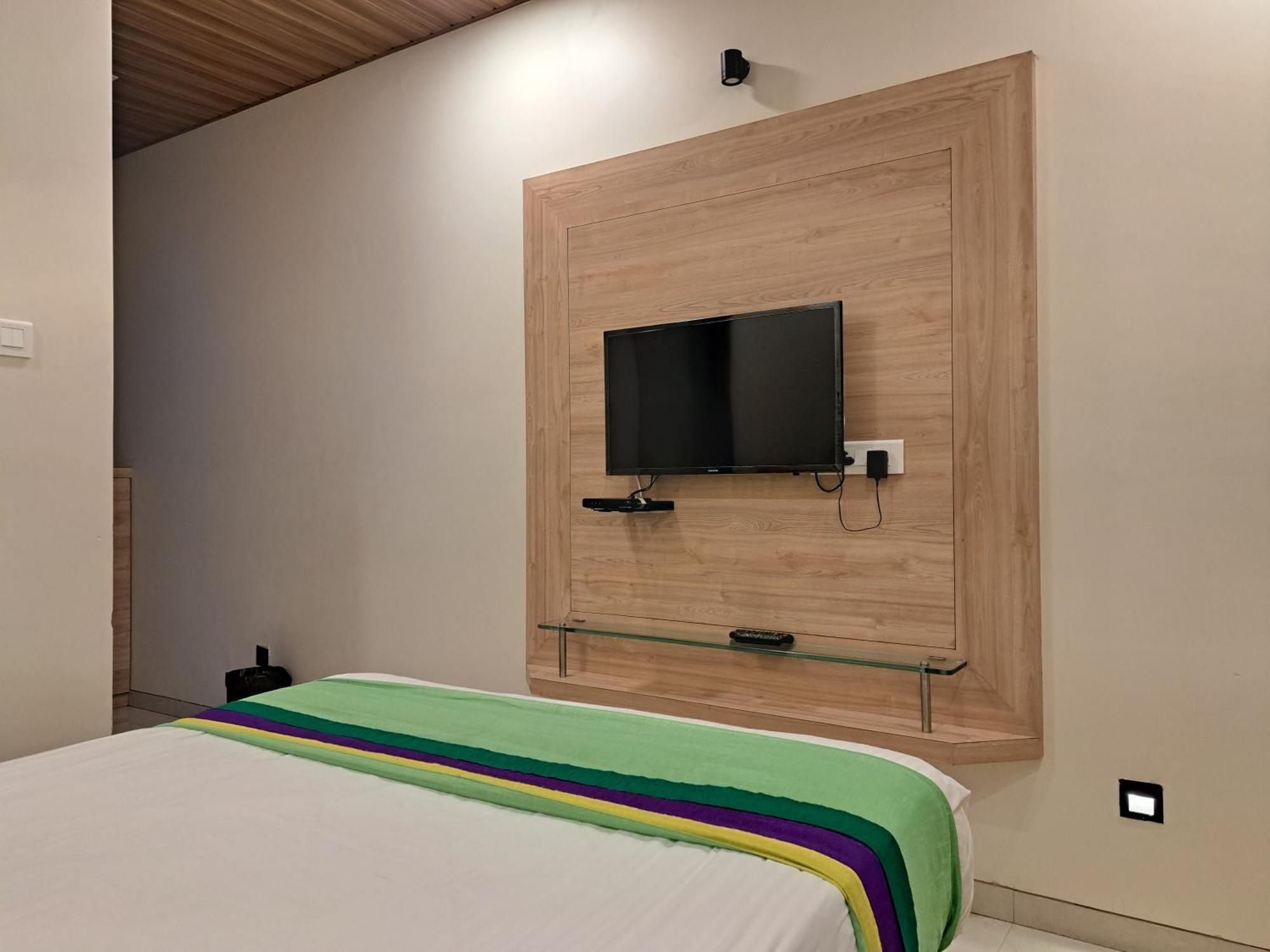 Onella Regency Hotel Panchgani Buitenkant foto