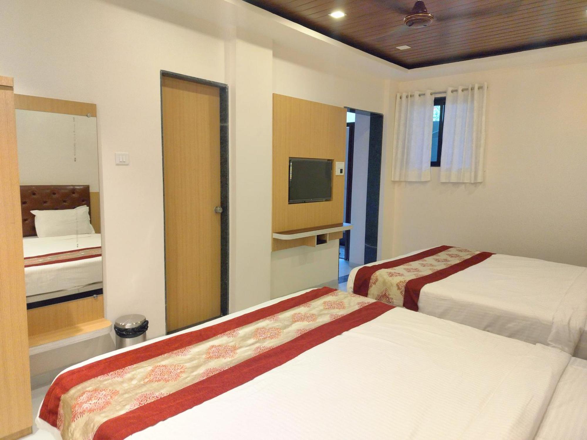 Onella Regency Hotel Panchgani Buitenkant foto